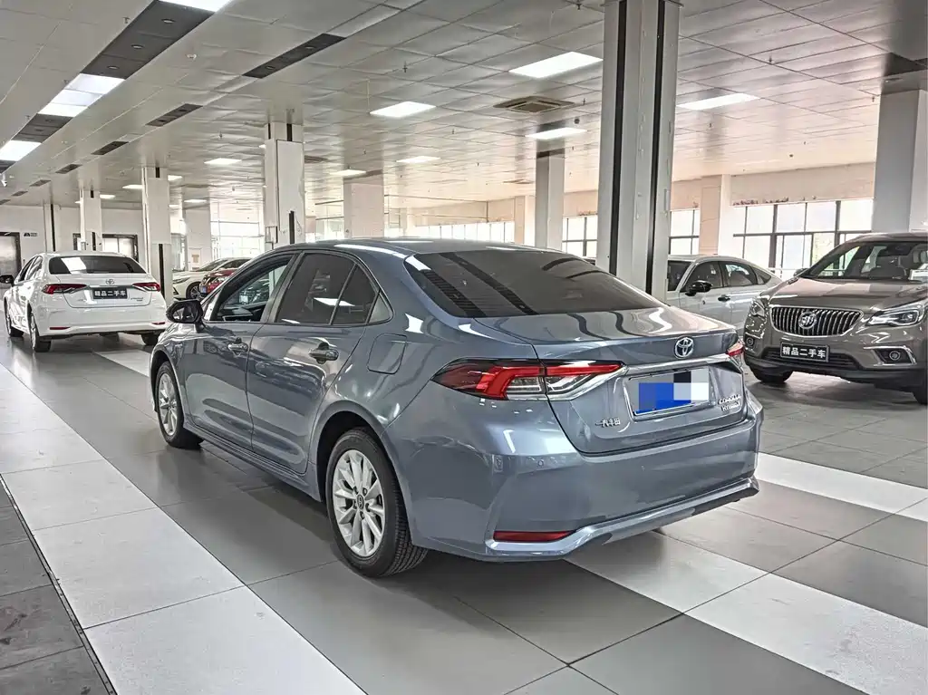Toyota Corolla 2023 — фото 11