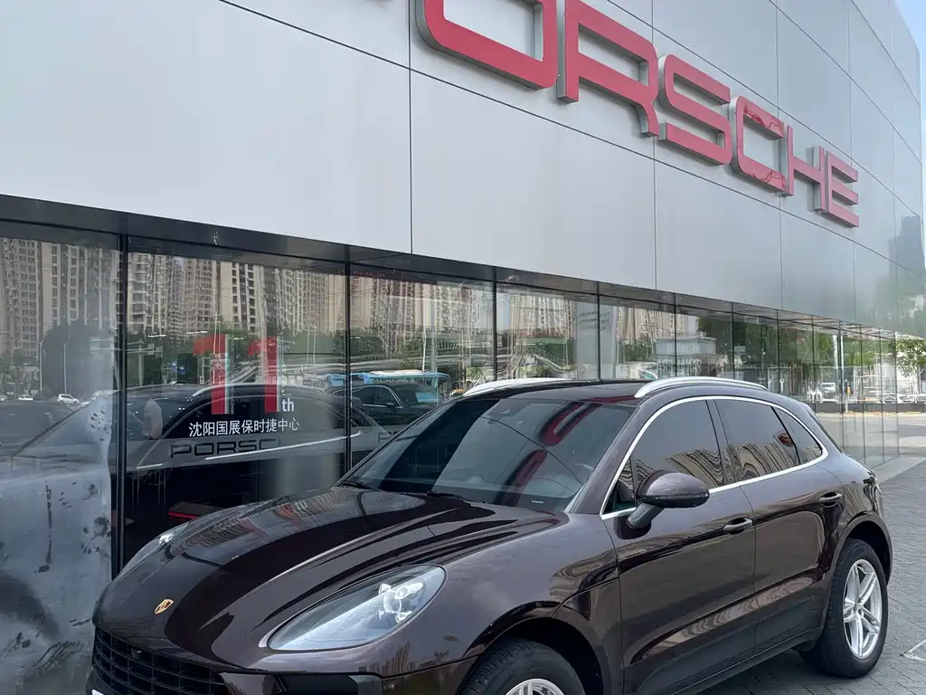 Porsche Macan 2021