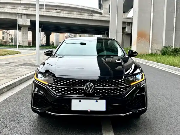 Volkswagen Passat 2022