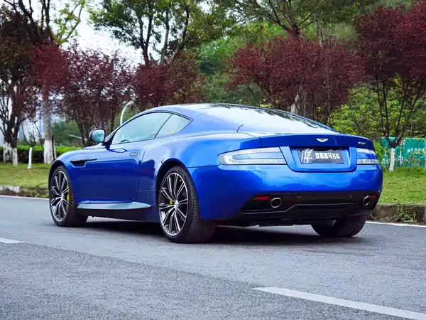 Aston Martin Virage 2012