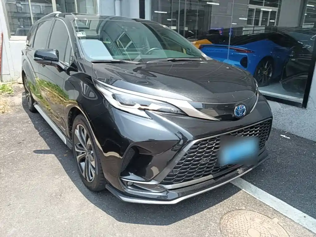 Toyota Granvia 2024