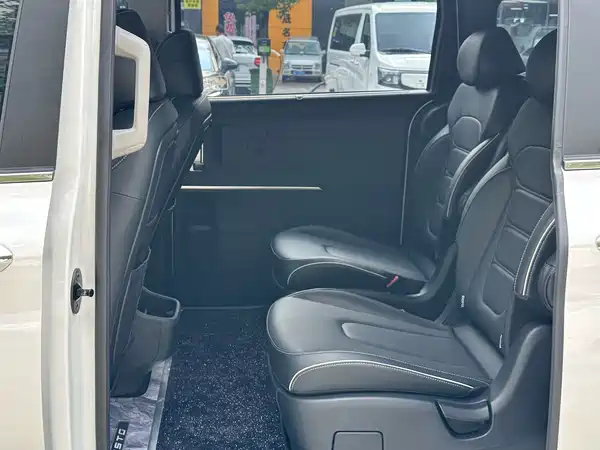 Hyundai Custin 2024