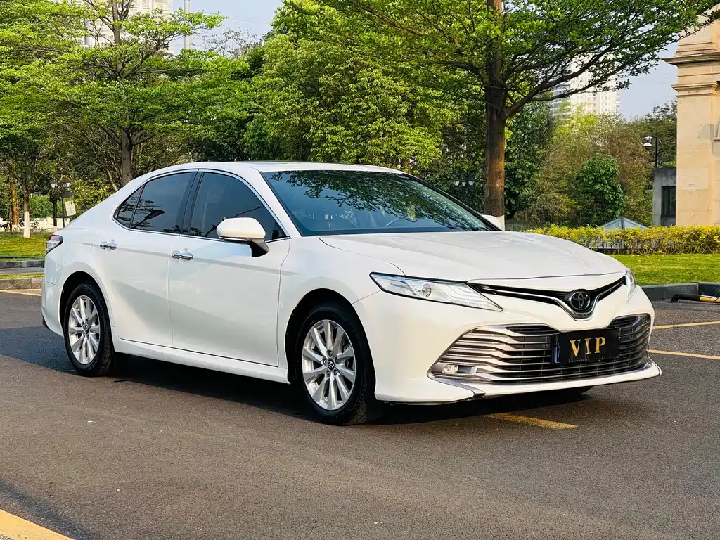 Toyota Camry 2018 — фото 3