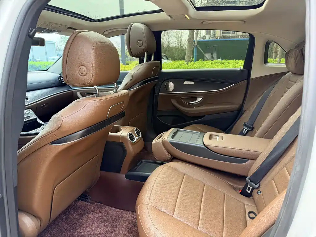 Mercedes-Benz E-Class 2019 — фото 7