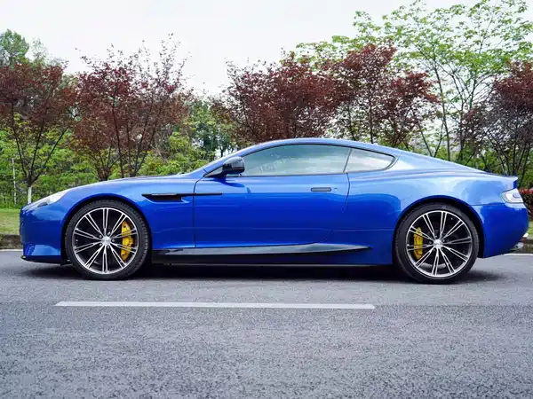 Aston Martin Virage 2012