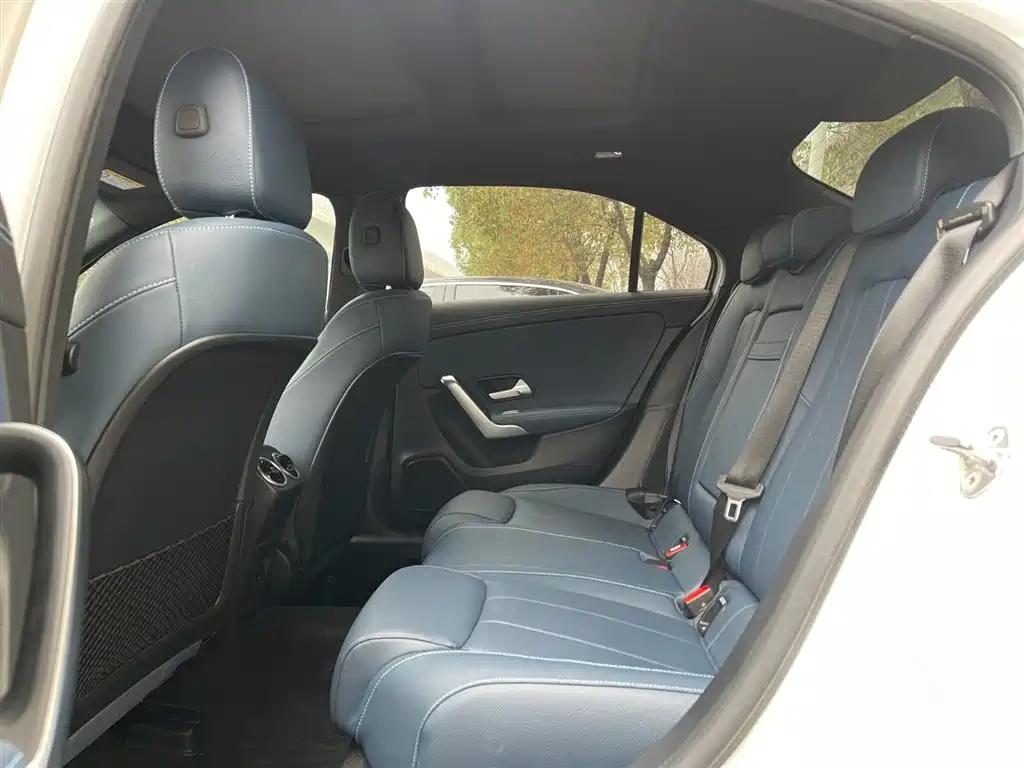 Mercedes-Benz A-Class 2023 — фото 12