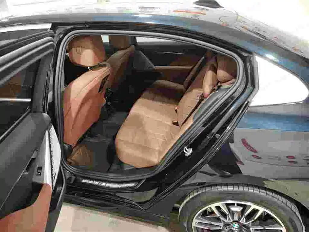BMW 5 Series 2024 — фото 8