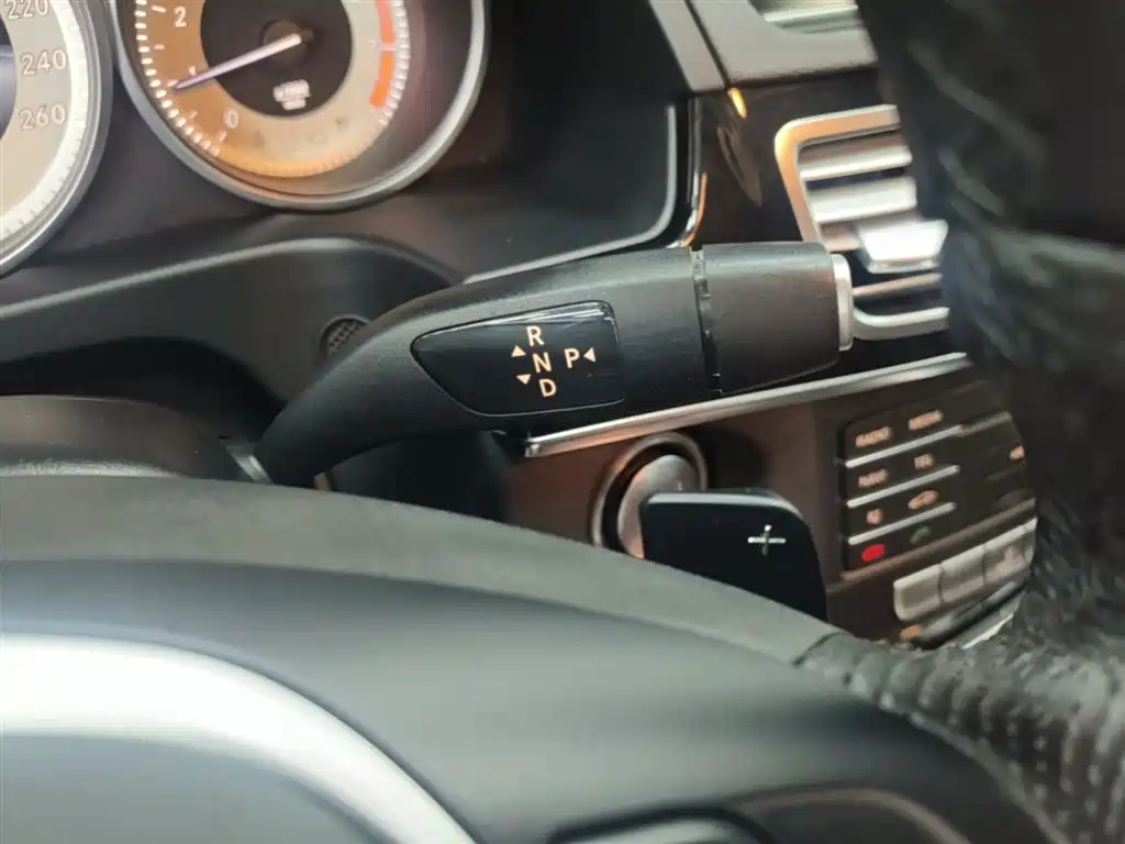 Mercedes-Benz E-Class 2015 — фото 14