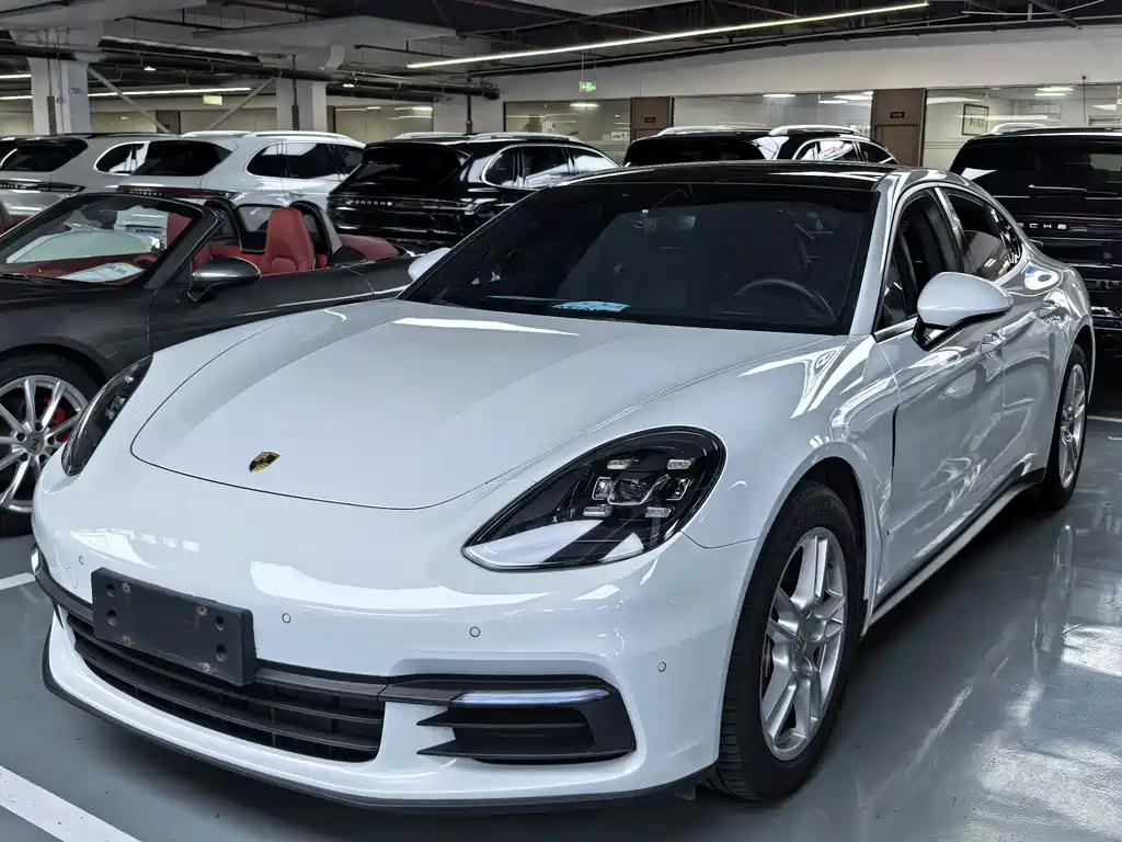 Porsche Panamera 2017 — фото 1