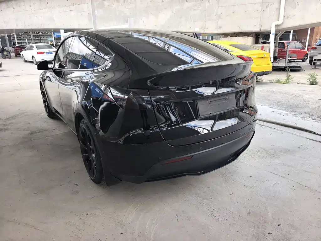 Tesla Model Y 2021 — фото 15