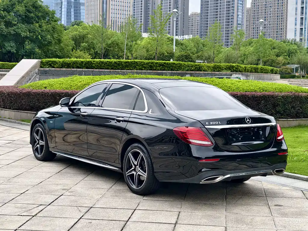 Mercedes-Benz E-Class 2020 — фото 22