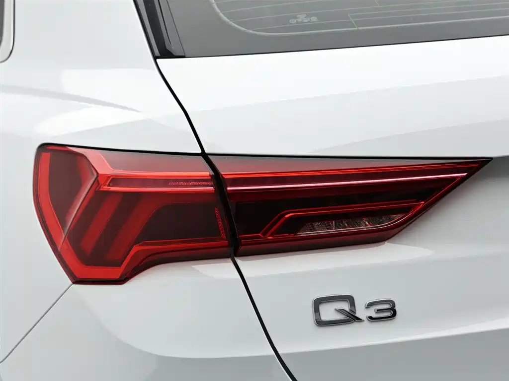 Audi Q3 2022 — фото 7