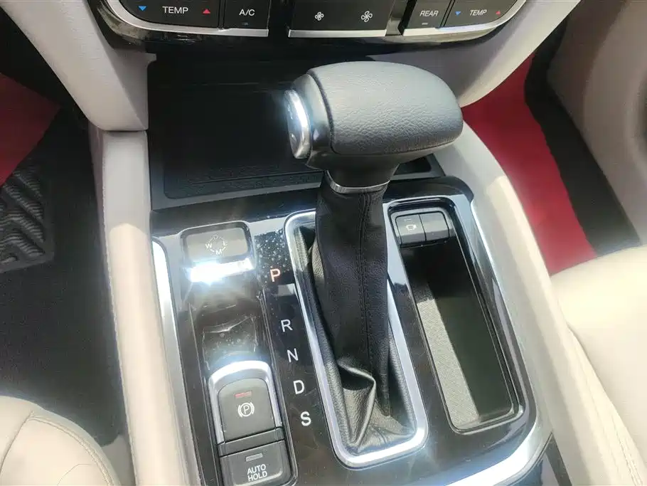 GAC Motor Trumpchi GS8 2017 — фото 16