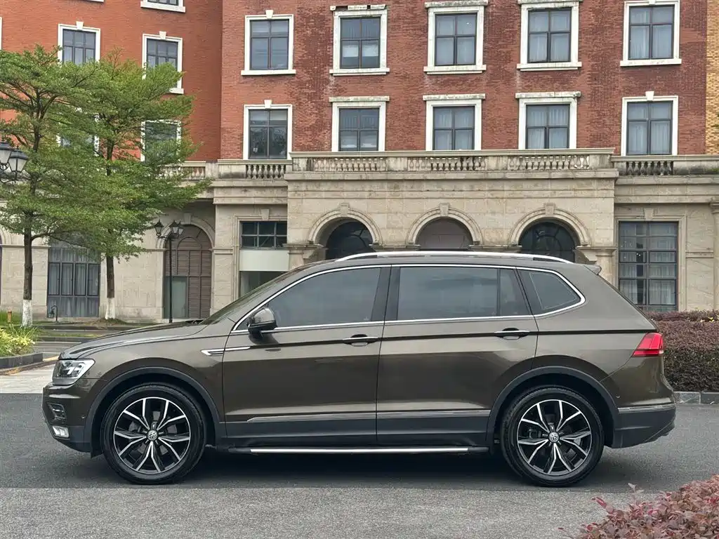 Volkswagen Tiguan L 2019 — фото 12