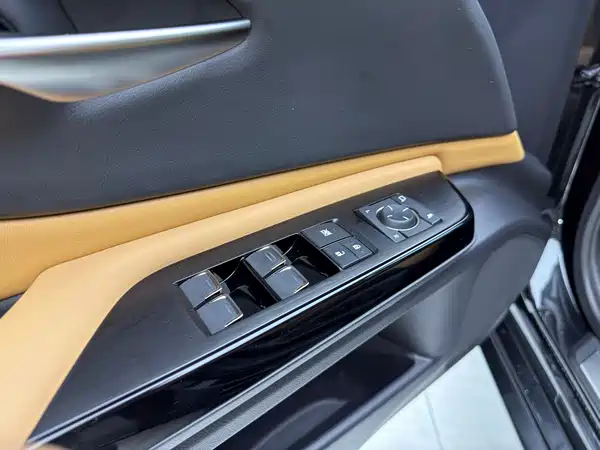 Lexus ES 2021