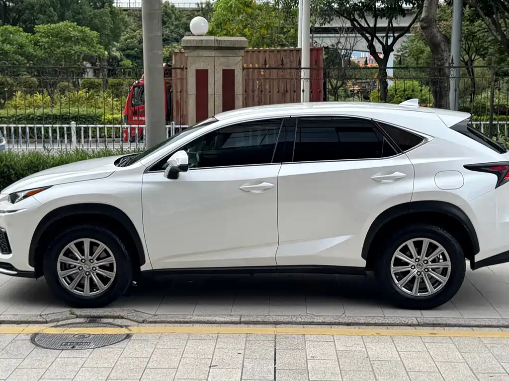 Lexus NX 2015 — фото 7