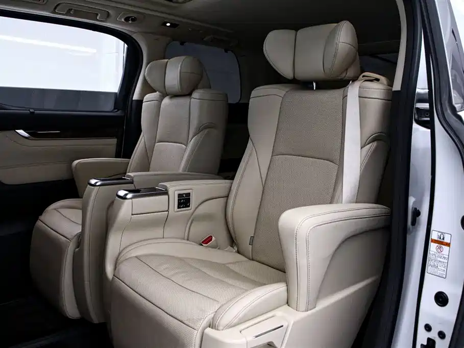 Toyota Alphard 2021 — фото 14