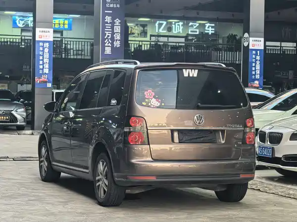 Volkswagen Touran 2012