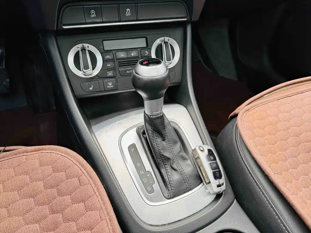 Audi Q3 2013 — фото 13