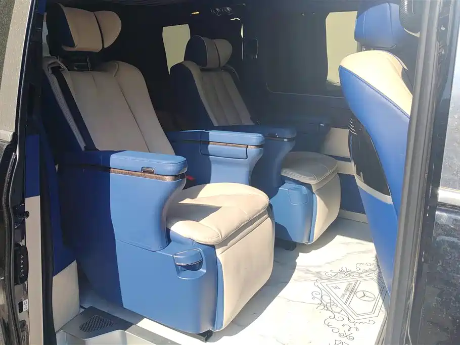 Mercedes-Benz Vito 2023 — фото 11