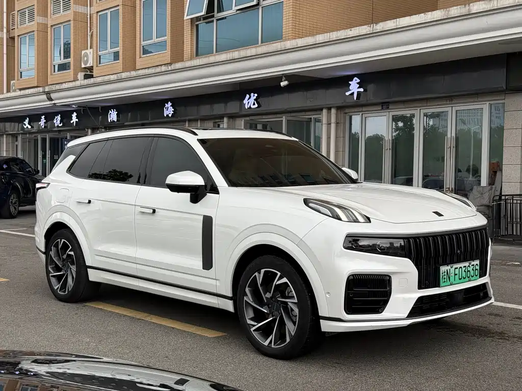 Lynk & Co 09 EM-P 2022