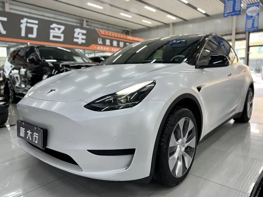 Tesla Model Y 2023 — фото 1