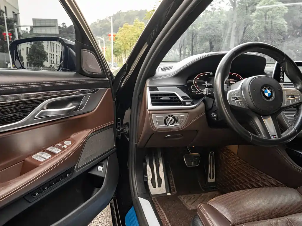 BMW 7 Series 2019 — фото 15