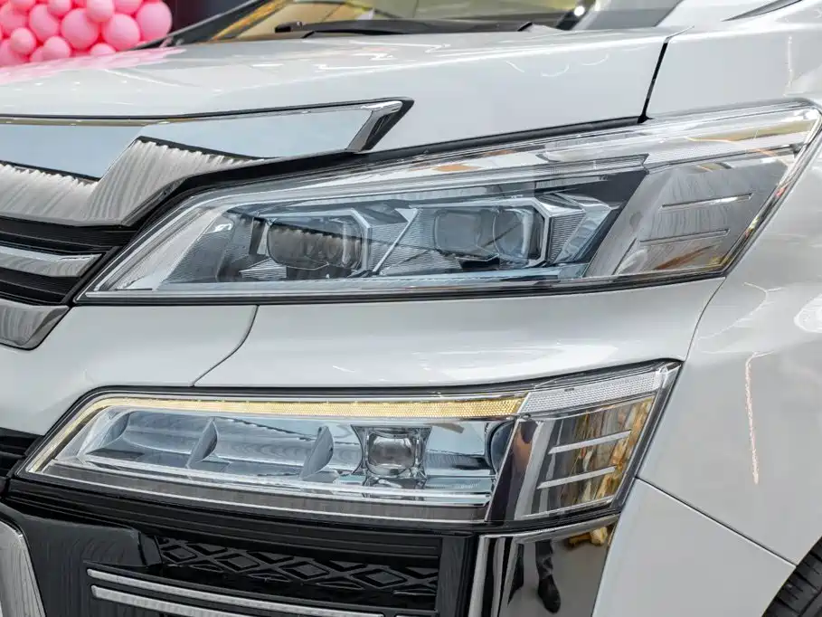 Toyota Vellfire 2021 — фото 8