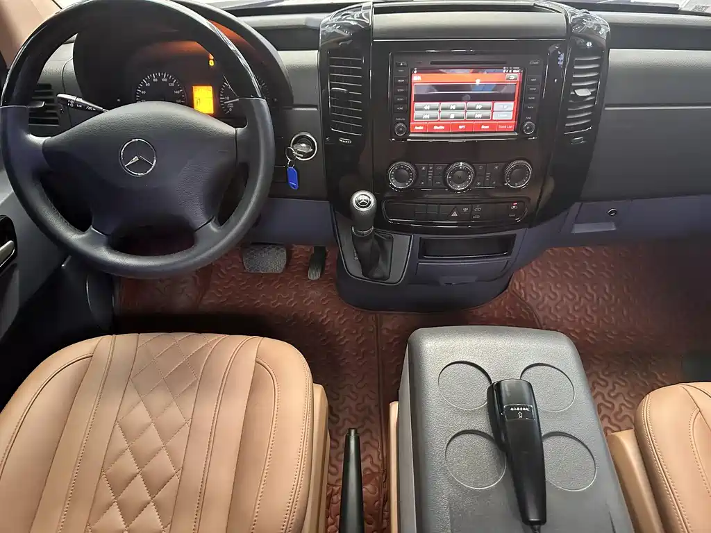 Mercedes-Benz Sprinter 2018 — фото 13
