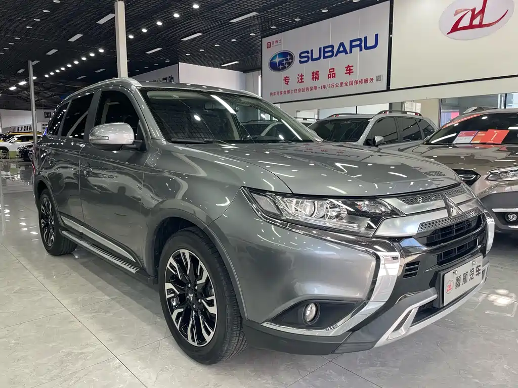 Mitsubishi Outlander 2019 — фото 9