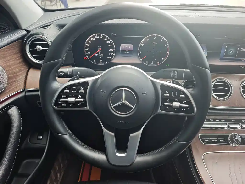 Mercedes-Benz E-Class 2019 — фото 13