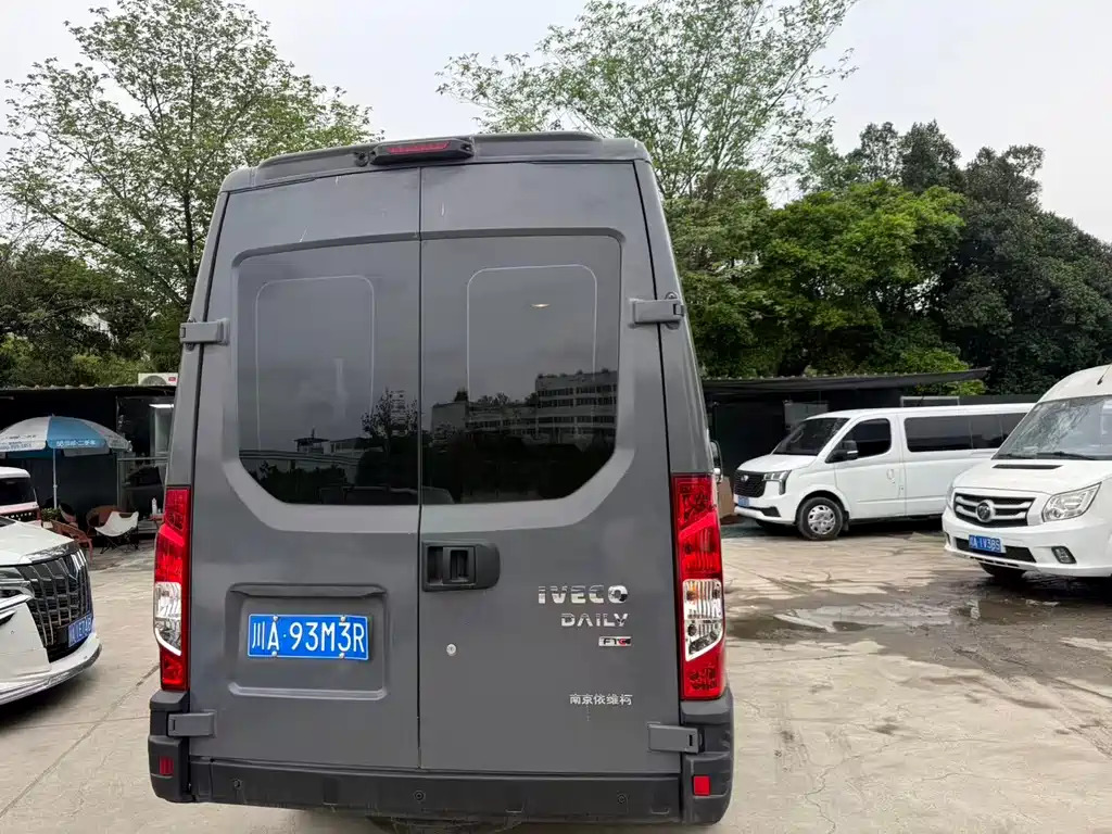 IVECO Ousheng 2024 — фото 3