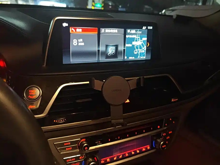 BMW 7 Series 2017 — фото 13