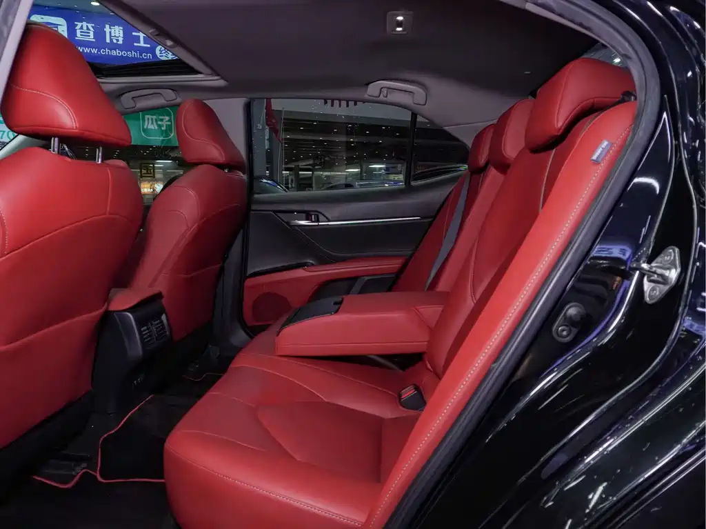 Toyota Camry 2020 — фото 19