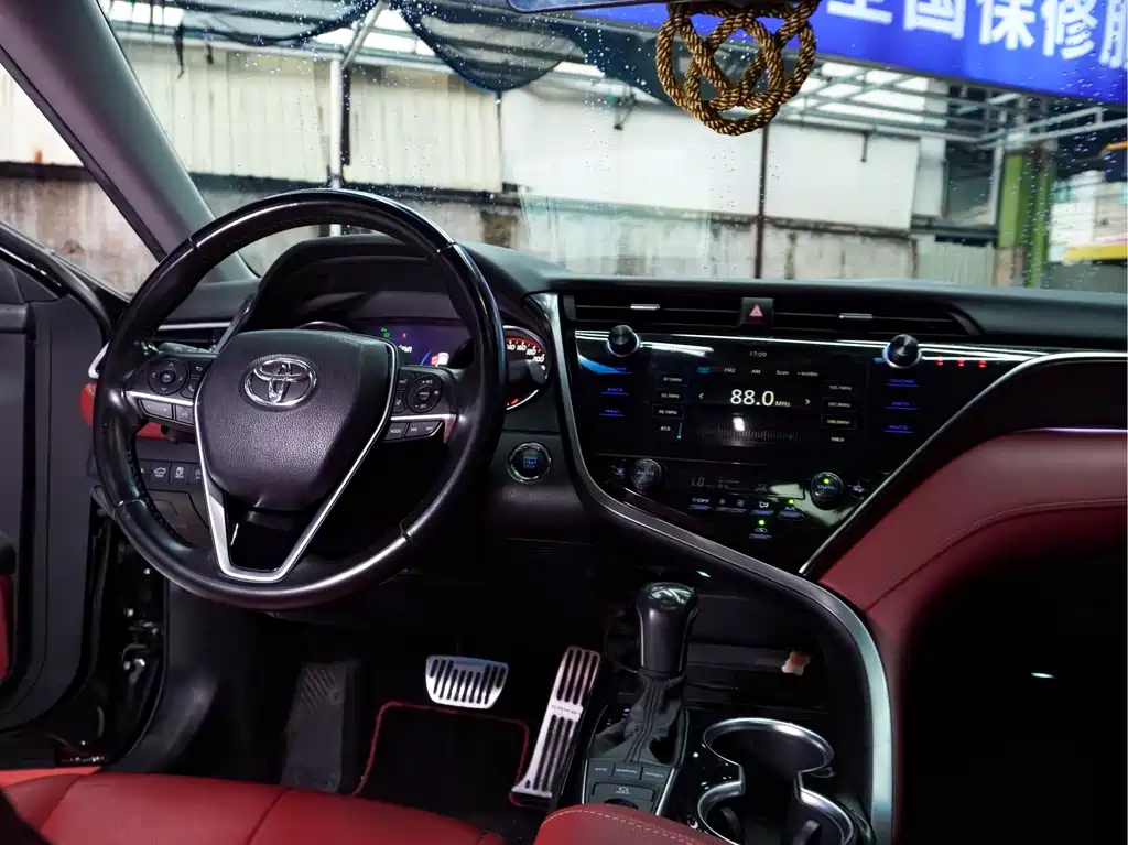Toyota Camry 2020 — фото 17