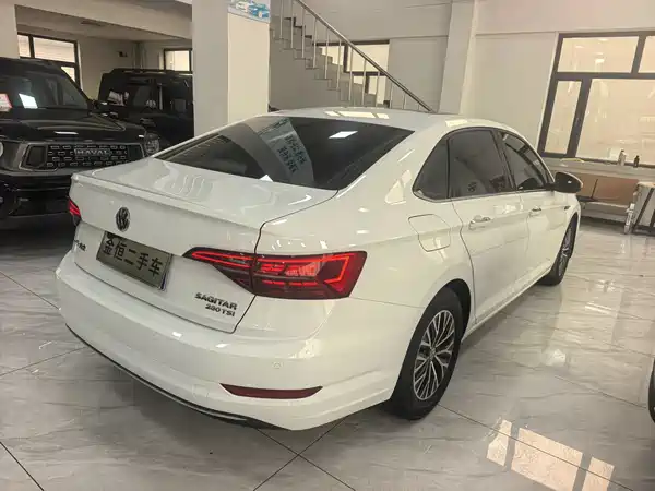 Volkswagen Sagitar 2022