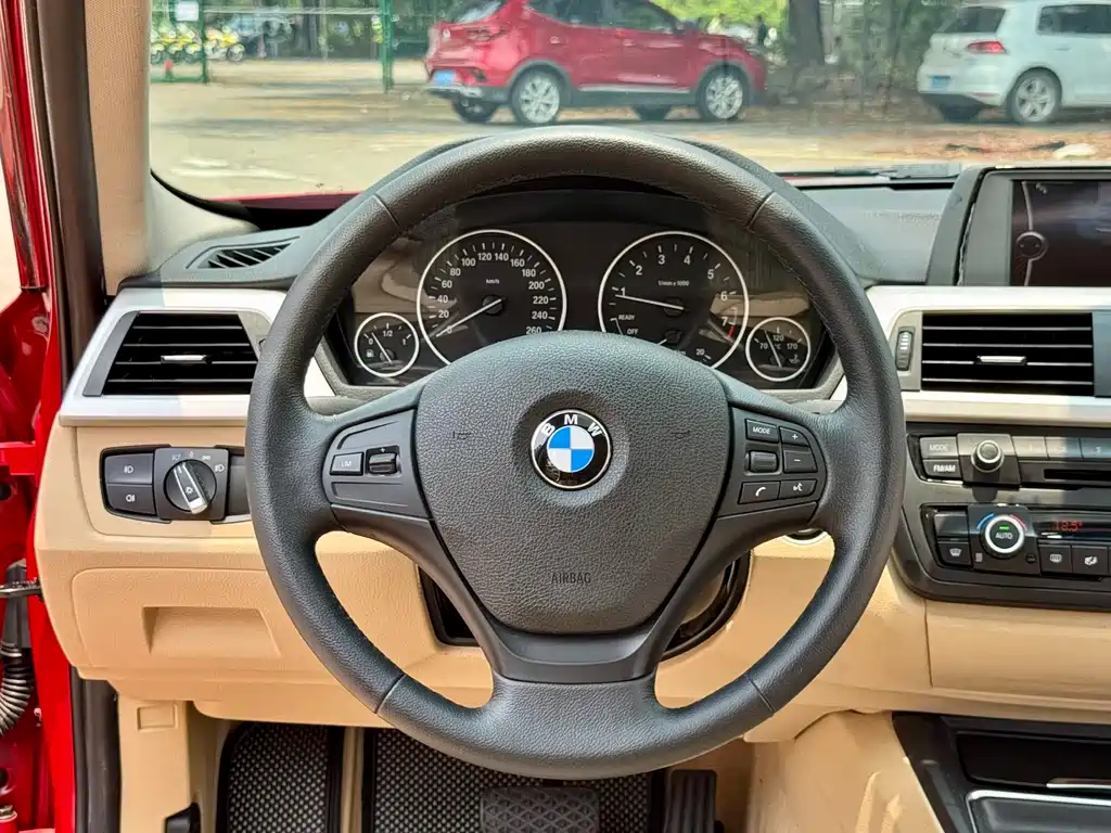 BMW 3 Series 2014 — фото 10