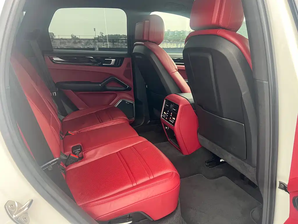 Porsche Cayenne Hybrid 2019 — фото 12