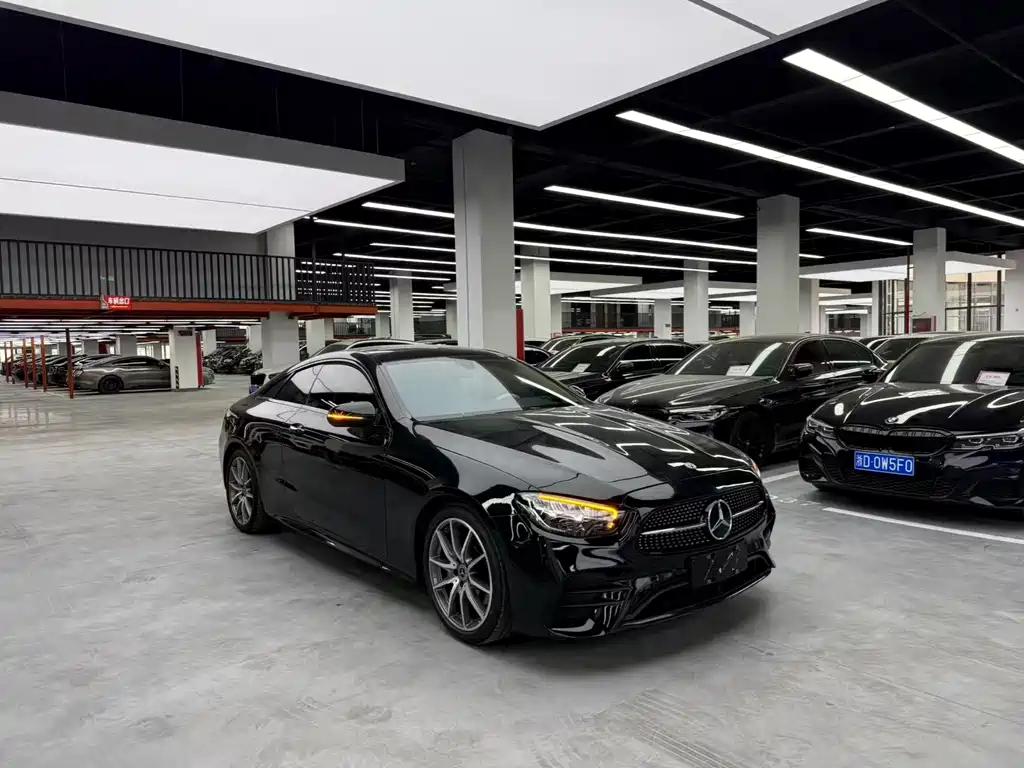 Mercedes-Benz E-Class 2022 — фото 3