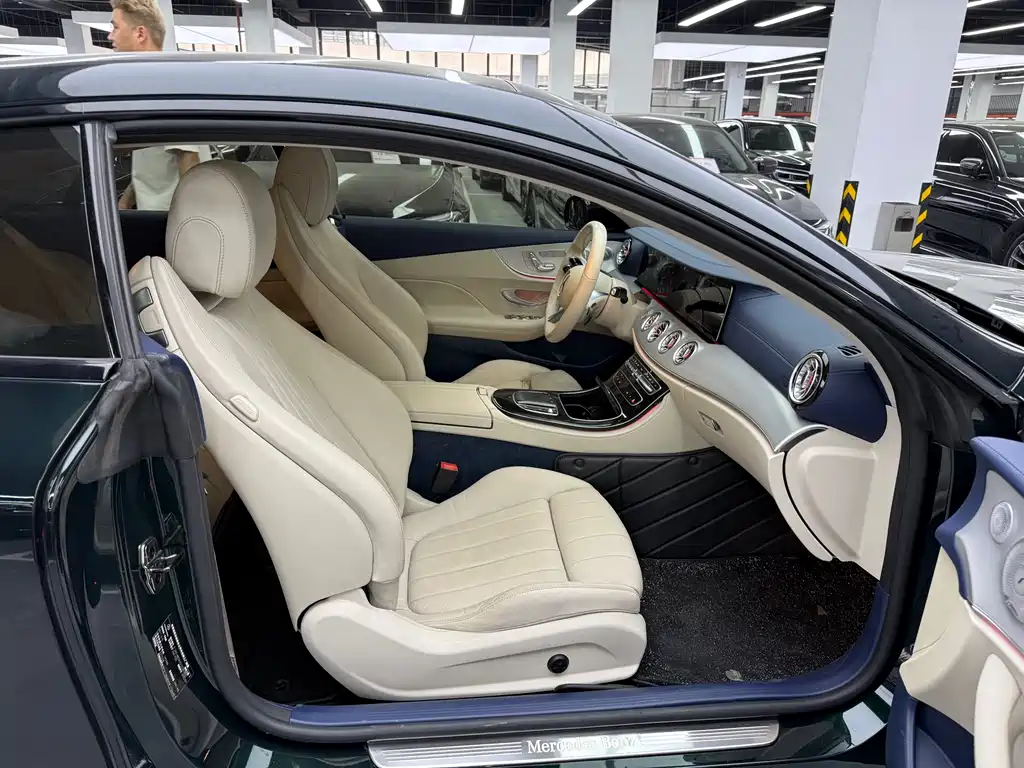 Mercedes-Benz E-Class 2022 — фото 10