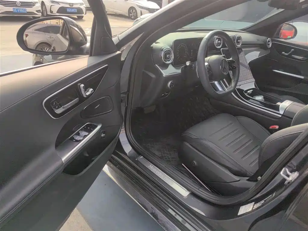 Mercedes-Benz C-Class 2023 — фото 9