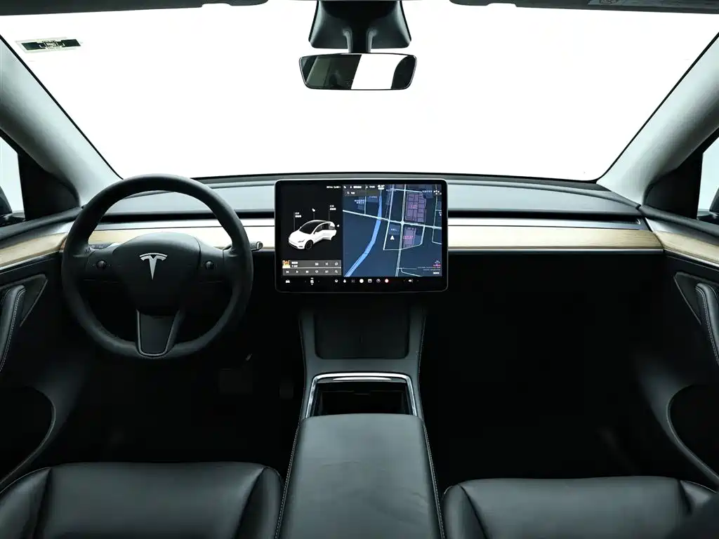 Tesla Model Y 2021 — фото 15