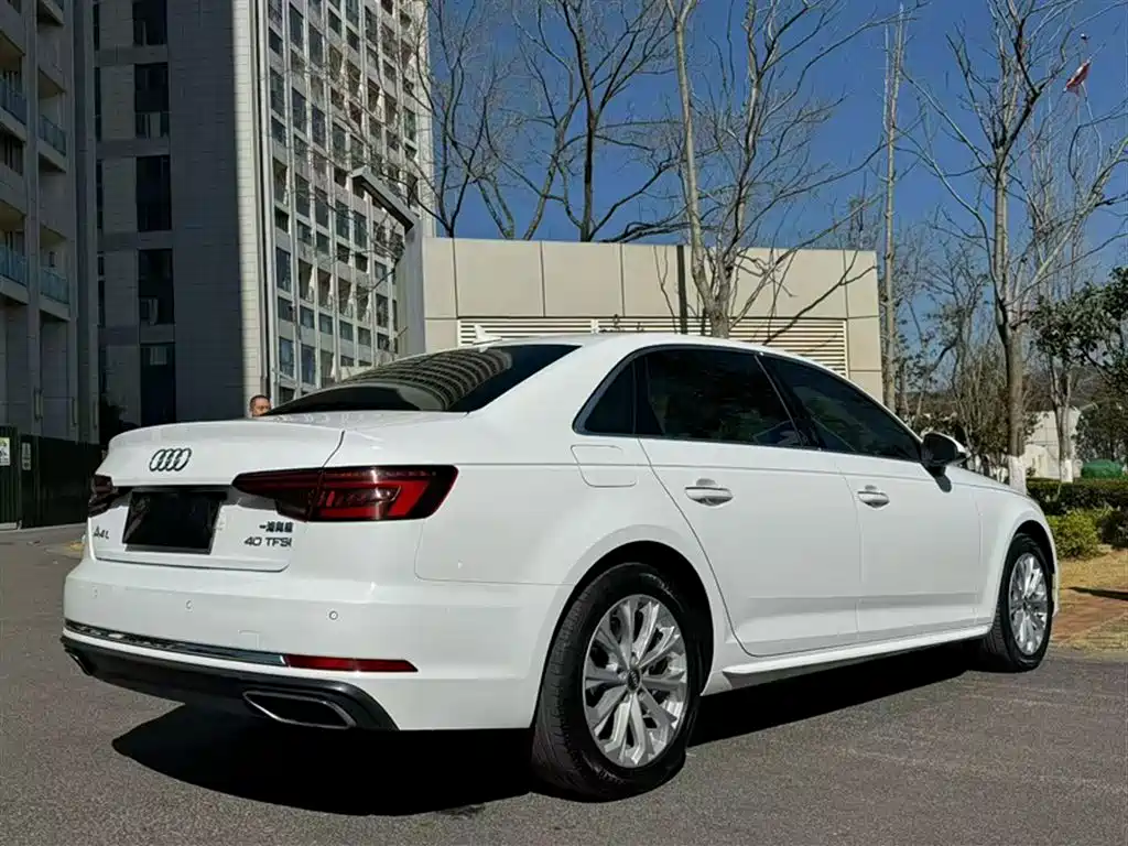 Audi A4L 2020 — фото 6