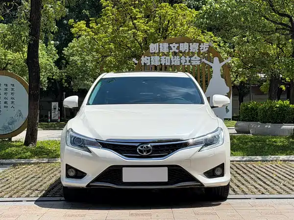 Toyota Reiz 2016