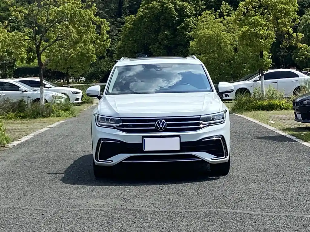 Volkswagen Tiguan L 2023 — фото 2