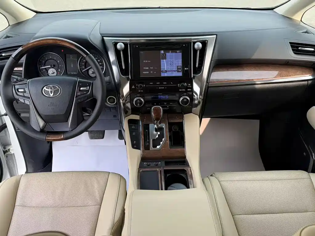 Toyota Alphard 2018 — фото 8