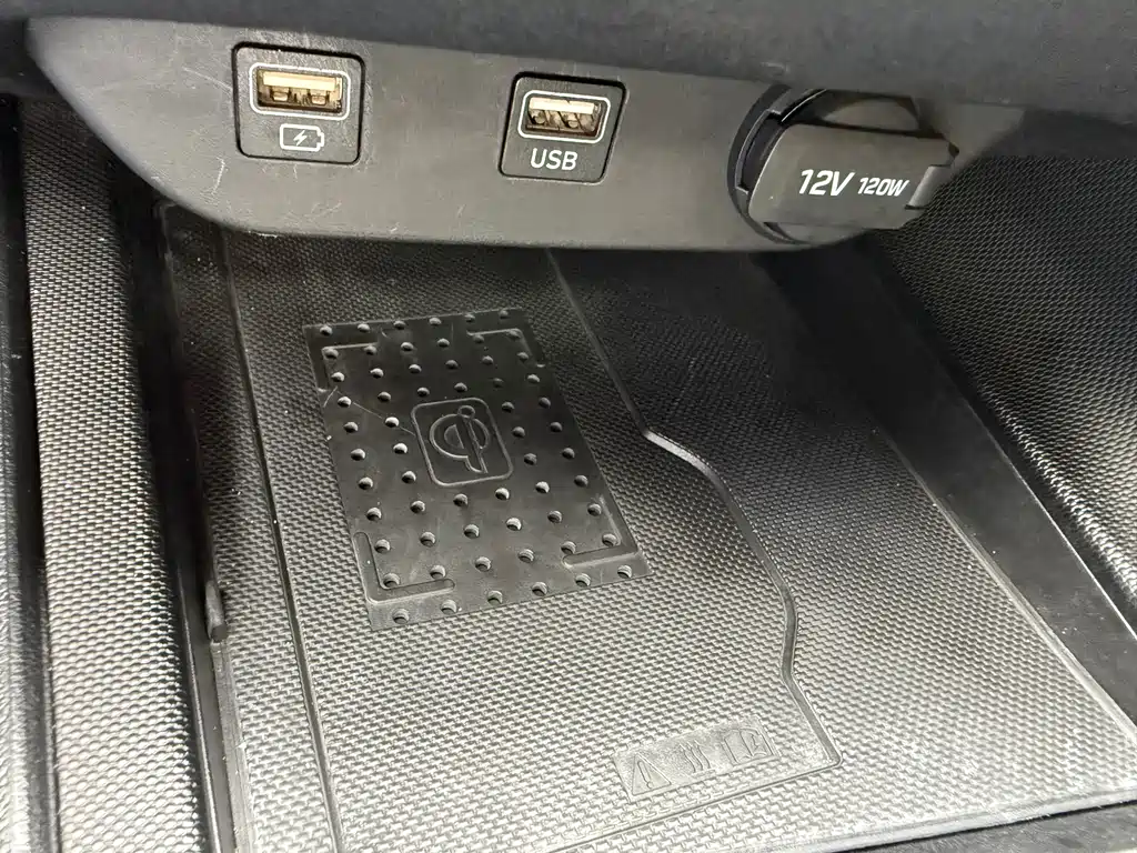 Hyundai Elantra 2022 — фото 26