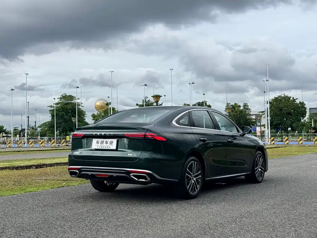Geely Emgrand 2025