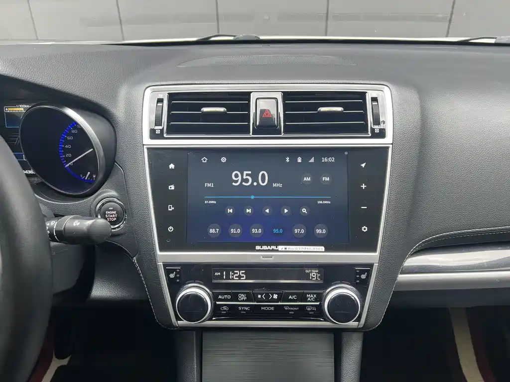 Subaru Legacy 2018 — фото 15