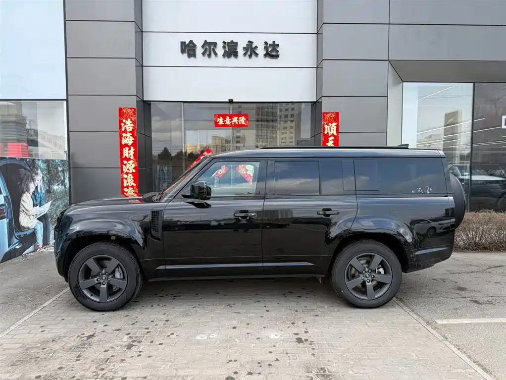 Land Rover Defender 2025